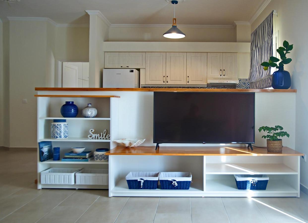 The Bluehouse - Spacious Top Floor Flat With Parking, By Mon Repos Beach Corfu  Luaran gambar